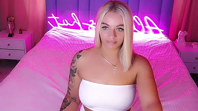 Snapshot of AllwaysHotJ chatting on September 22, 2:13 am AllwaysHotJ online show from September 22, 2:13 am