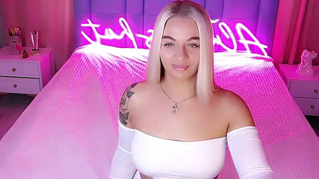 Snapshot of AllwaysHotJ chatting on October 3, 2:19 am AllwaysHotJ online show from October 3, 2:19 am