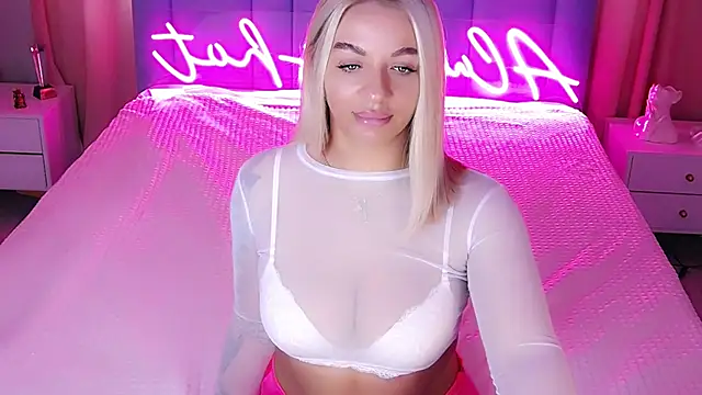 Snapshot of AllwaysHotJ chatting on October 23, 2:33 am AllwaysHotJ online show from October 23, 2:33 am