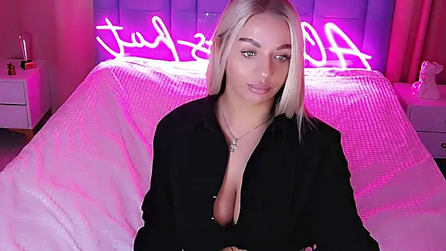 Snapshot of AllwaysHotJ chatting on October 26, 2:17 am AllwaysHotJ online show from October 26, 2:17 am