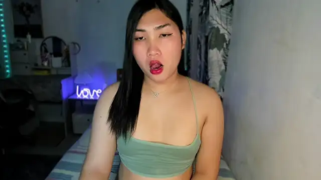 Snapshot of Miss_Deliciousness chatting on February 3, 3:59 pm Miss Deliciousness online show from February 3, 3:59 pm