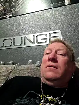 tomtom111111 online show from December 20, 11:37 pm