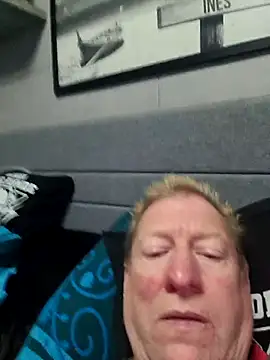 tomtom111111 online show from September 17, 4:19 pm