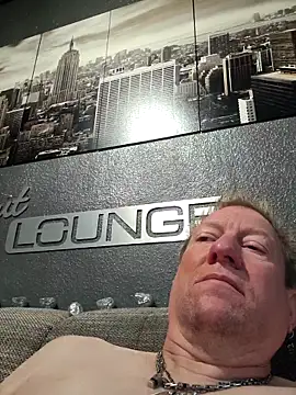 tomtom111111 online show from September 26, 7:45 am