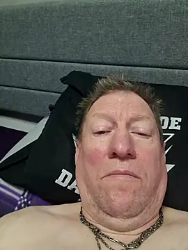 tomtom111111 online show from November 8, 11:43 am