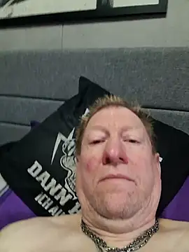 tomtom111111 online show from March 15, 10:54 am