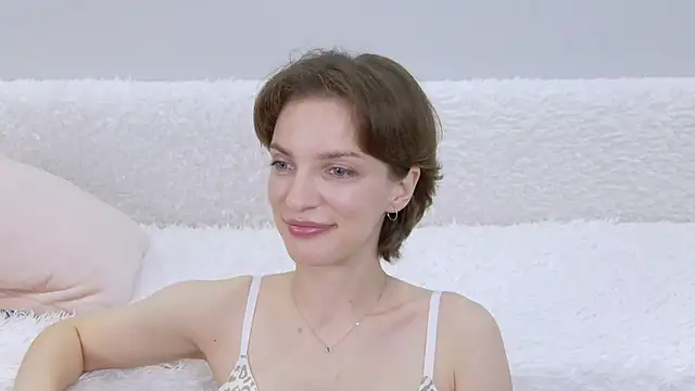 Snapshot of Beauty_Alex chatting on January 6, 3:10 am Beauty Alex online show from January 6, 3:10 am