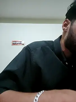 FearingForm online show from September 25, 8:01 pm