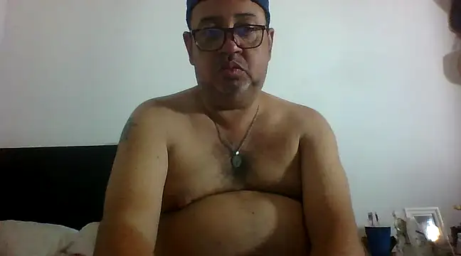 Snapshot of djtomxxx2777 chatting on February 7, 3:34 am djtomxxx2777 online show from February 7, 3:34 am