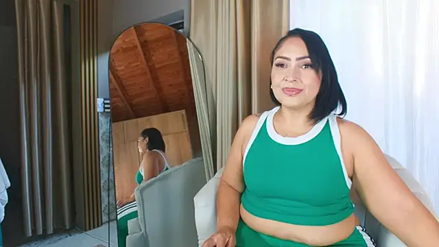 Snapshot of Madissononee chatting on September 28, 7:30 pm Madissononee online show from September 28, 7:30 pm