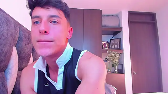 I Gabriel online show from December 11, 6:31 pm