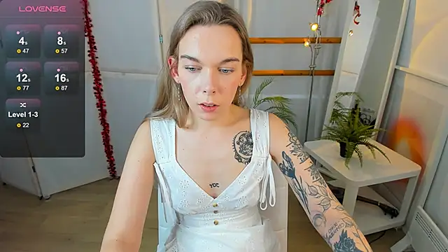 LyraFoster online show from January 9, 9:37 am