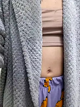 Snapshot of fabiolagg chatting on February 15, 8:02 am fabiolagg online show from February 15, 8:02 am