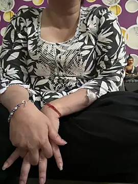 Snapshot of Preet_Kaur_69 chatting on April 12, 6:29 am Preet Kaur 69 online show from April 12, 6:29 am