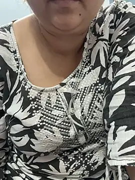 Snapshot of Preet_Kaur_69 chatting on May 1, 6:34 pm Preet Kaur 69 online show from May 1, 6:34 pm