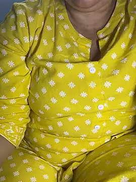 Snapshot of Preet_Kaur_69 chatting on May 7, 5:51 pm Preet Kaur 69 online show from May 7, 5:51 pm