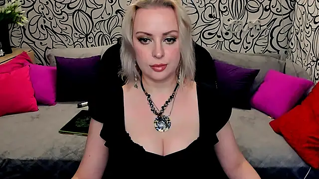 Hotdreamhere online show from December 27, 12:01 pm