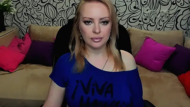 Hotdreamhere online show from May 10, 3:55 am