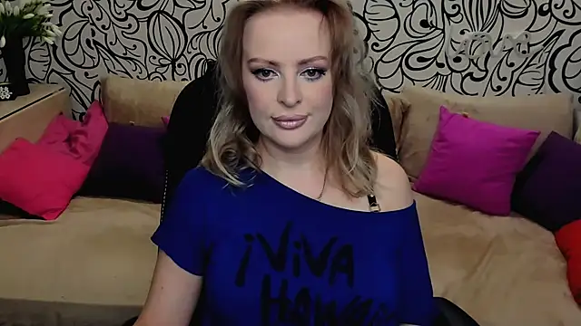 Hotdreamhere online show from May 13, 4:43 am