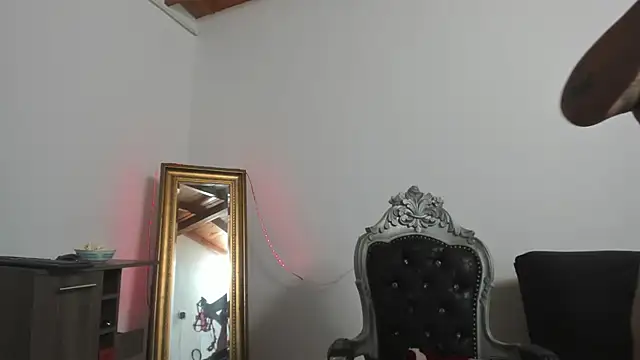 Hela wet online show from December 8, 8:04 pm