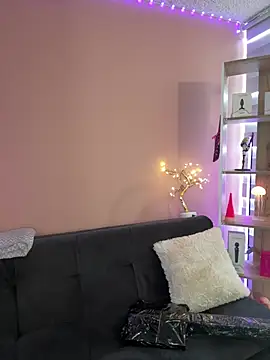 lilly sweett online show from July 14, 7:41 pm