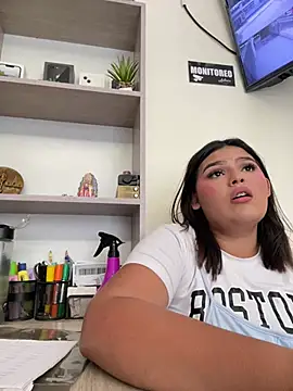 Snapshot of Lia_sexx chatting on April 6, 6:31 pm Lia sexx online show from April 6, 6:31 pm