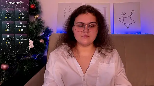 Snapshot of Curvy_Jane chatting on December 17, 8:34 am Curvy Jane online show from December 17, 8:34 am