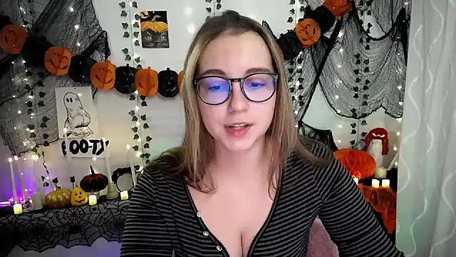 SweetPrincess  online show from November 3, 6:36 am