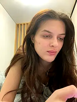 little belucci online show from December 4, 8:29 pm