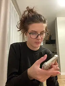 Snapshot of little_belucci chatting on December 9, 3:22 pm little belucci online show from December 9, 3:22 pm
