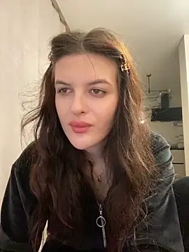 Snapshot of little_belucci chatting on December 12, 4:21 pm little belucci online show from December 12, 4:21 pm