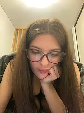 Snapshot of little_belucci chatting on February 3, 5:24 pm little belucci online show from February 3, 5:24 pm