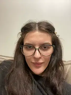 Snapshot of little_belucci chatting on February 5, 4:58 pm little belucci online show from February 5, 4:58 pm