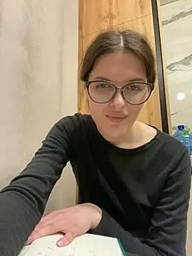 Snapshot of little_belucci chatting on February 6, 4:03 pm little belucci online show from February 6, 4:03 pm