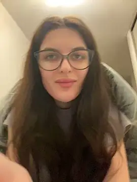 Snapshot of little_belucci chatting on February 6, 7:29 pm little belucci online show from February 6, 7:29 pm