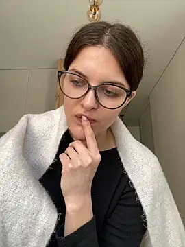 Snapshot of little_belucci chatting on February 9, 1:03 pm little belucci online show from February 9, 1:03 pm