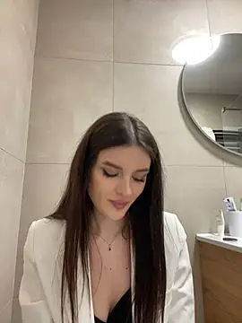 Snapshot of little_belucci chatting on February 14, 9:53 pm little belucci online show from February 14, 9:53 pm