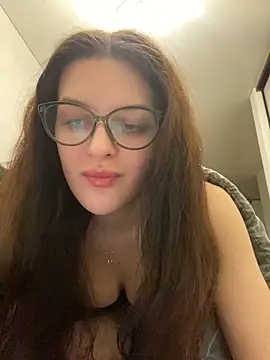 Snapshot of little_belucci chatting on February 18, 6:26 pm little belucci online show from February 18, 6:26 pm