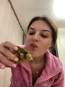 Snapshot of little_belucci chatting on March 19, 6:12 pm little belucci online show from March 19, 6:12 pm