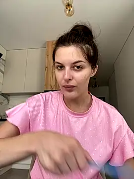Snapshot of little_belucci chatting on September 14, 11:09 am little belucci online show from September 14, 11:09 am