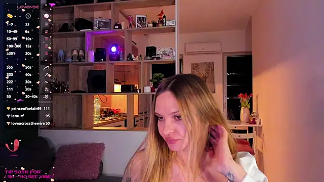 Snapshot of _alleyesonme_ chatting on February 8, 9:46 am alleyesonme online show from February 8, 9:46 am