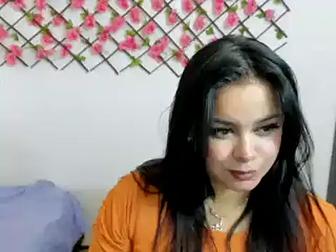 Snapshot of Zoelove222 chatting on December 2, 7:27 pm Zoelove222 online show from December 2, 7:27 pm