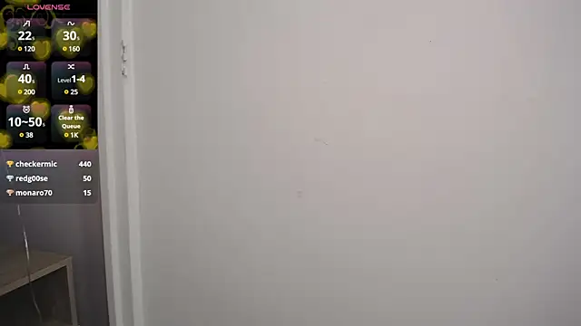 Snapshot of amy_le01 chatting on December 2, 4:53 pm amy le01 online show from December 2, 4:53 pm