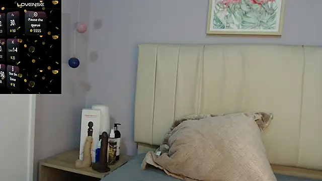 Snapshot of amy_le01 chatting on October 16, 1:23 pm amy le01 online show from October 16, 1:23 pm