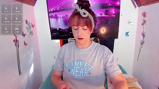 Snapshot of Hannaa32 chatting on October 2, 7:54 pm Hannaa32 online show from October 2, 7:54 pm