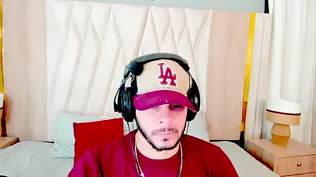 Snapshot of hottstuffx69 chatting on November 8, 3:50 am hottstuffx69 online show from November 8, 3:50 am