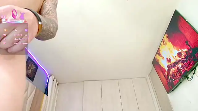 Snapshot of hottstuffx69 chatting on January 18, 4:49 am hottstuffx69 online show from January 18, 4:49 am