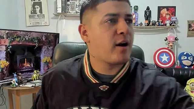 Snapshot of ney_22 chatting on March 4, 2:50 am ney 22 online show from March 4, 2:50 am