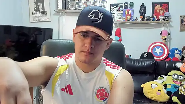 Snapshot of ney_22 chatting on March 29, 10:54 pm ney 22 online show from March 29, 10:54 pm