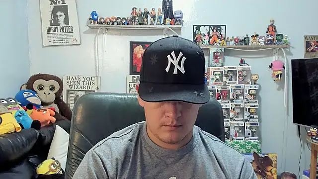 Snapshot of ney_22 chatting on April 6, 2:20 am ney 22 online show from April 6, 2:20 am